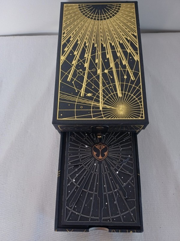 Reflection of Love - Treasure Case 2022, Tomorrowland 2022 festival collectible, detail view