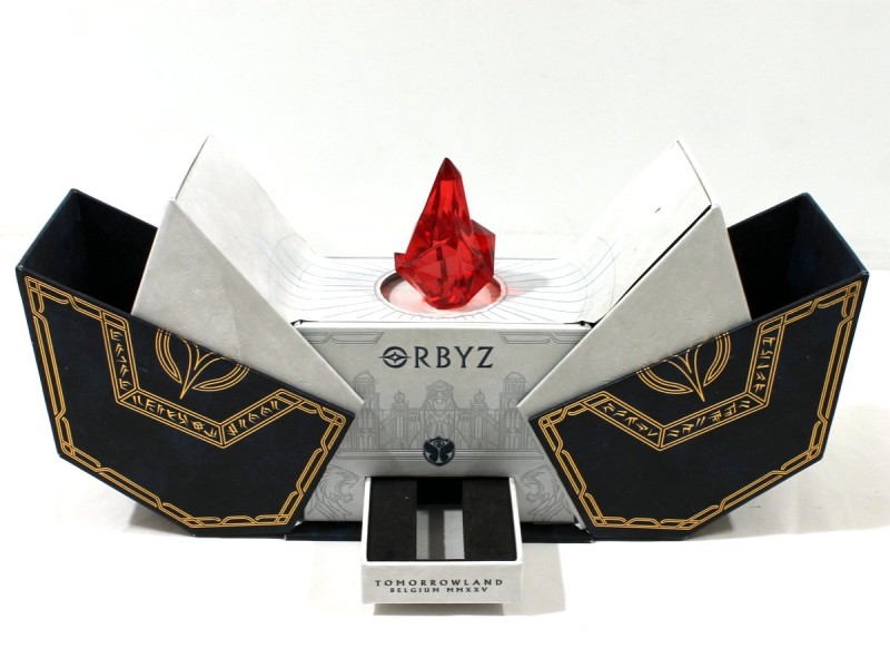 Orbyz - Treasure Case 2025, Tomorrowland 2025 festival collectible, detail view