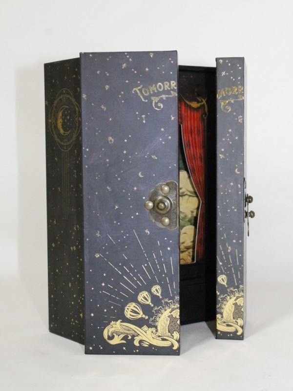 Amicorum Spectaculum - Treasure Case 2017, Tomorrowland 2017 festival collectible, detail view