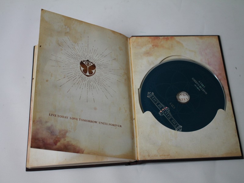 The Elixir of Life - 3CD 2016, Tomorrowland 2016 festival collectible, detail view