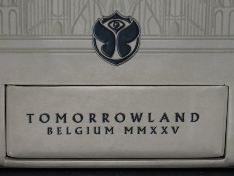 Orbyz - Treasure Case 2025, Tomorrowland 2025 festival collectible, detail view