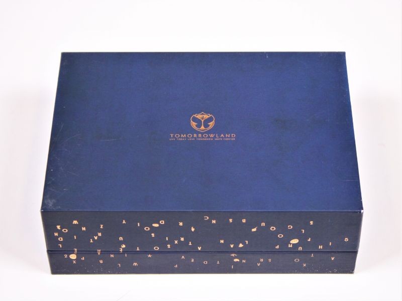 The Story of Planaxis - Treasure Case 2018, Tomorrowland 2018 festival collectible, detail view