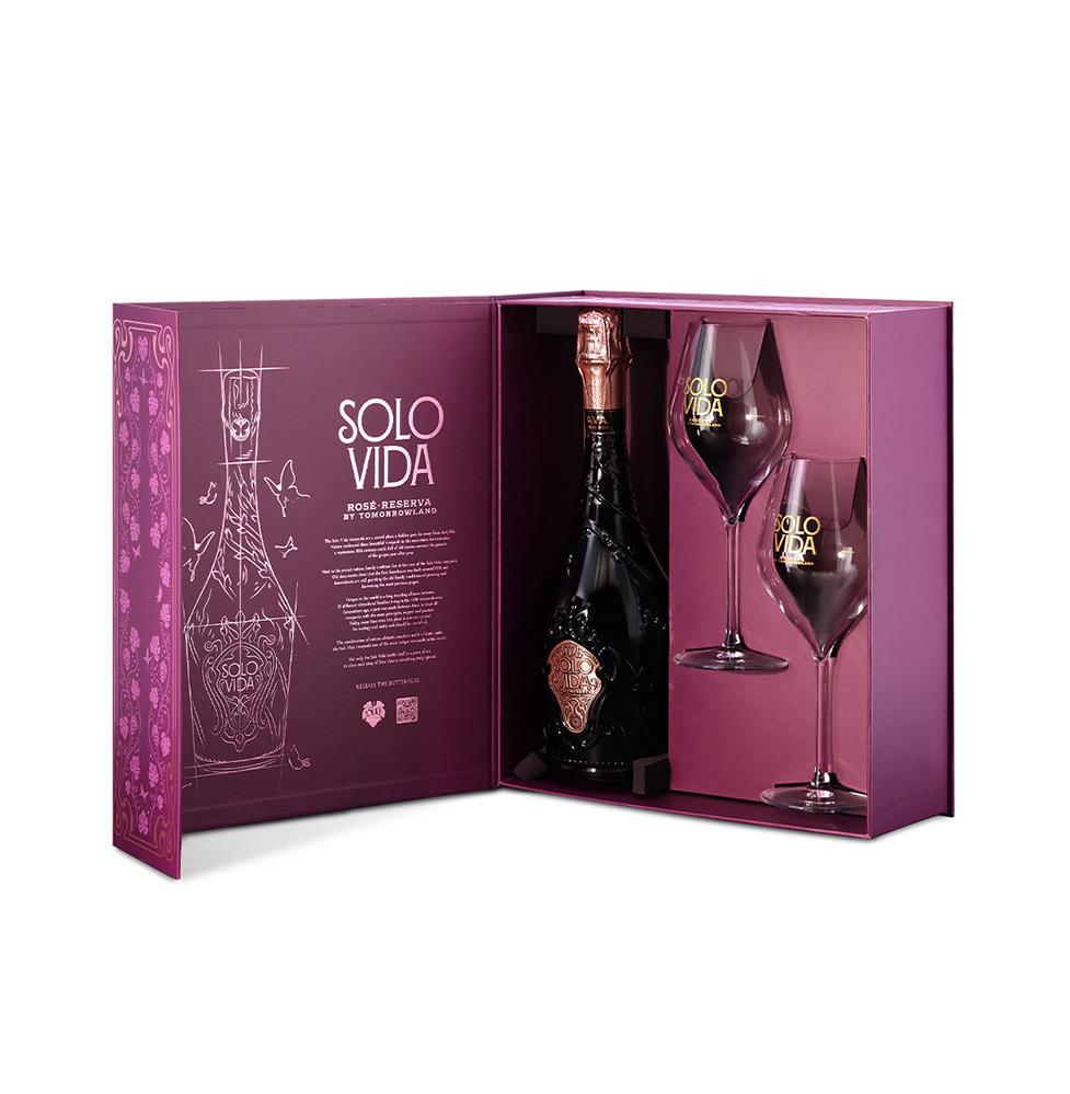 Solo Vida Rosé Reserva Premium Gift Pack, Tomorrowland 2021 festival collectible, detail view