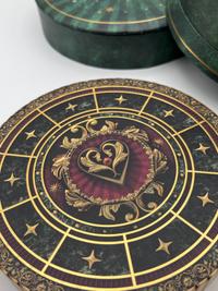 Amicorum Spectaculum – Tomorrowland Winter Treasure Case 2024, Tomorrowland 2024 festival collectible, detail view