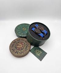 Amicorum Spectaculum – Tomorrowland Winter Treasure Case 2024, Tomorrowland 2024 festival collectible, front view