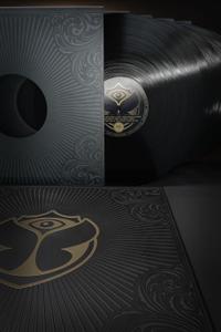 Tomorrowland XV Vinyl (5LP) – The Best of 15 Years Tomorrowland, Tomorrowland 2019 festival collectible, detail view