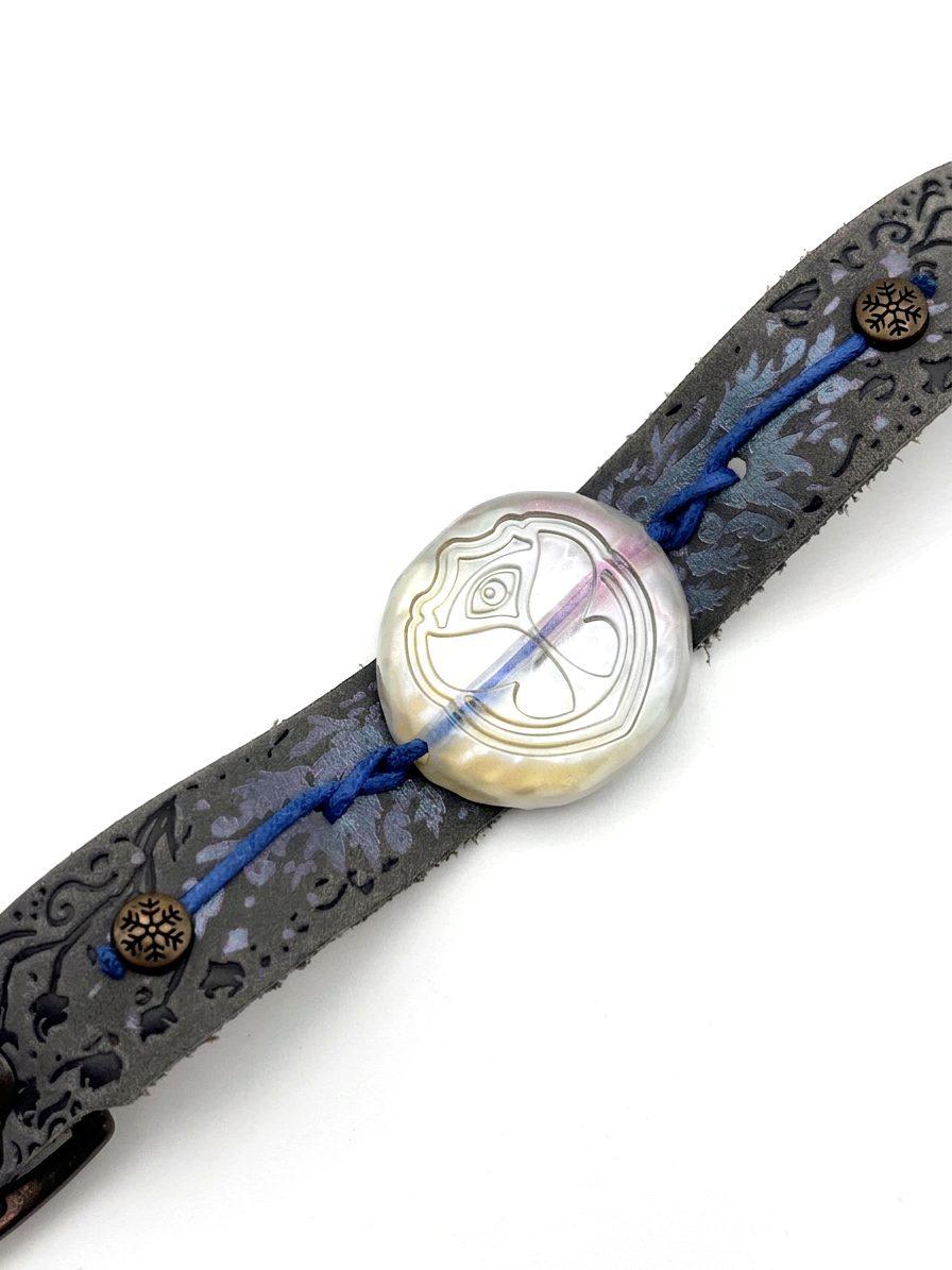 Winter 2019 Bracelet, Tomorrowland 2019 festival collectible, front view